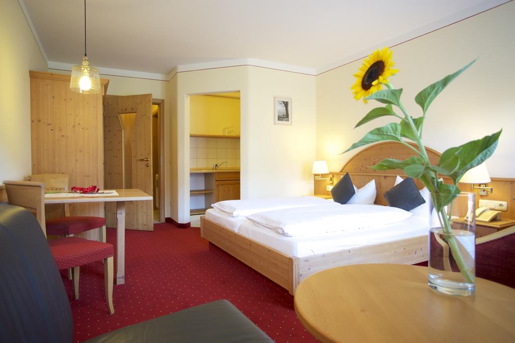 Hotel Salzburger Hof Bergen  Exteriör bild