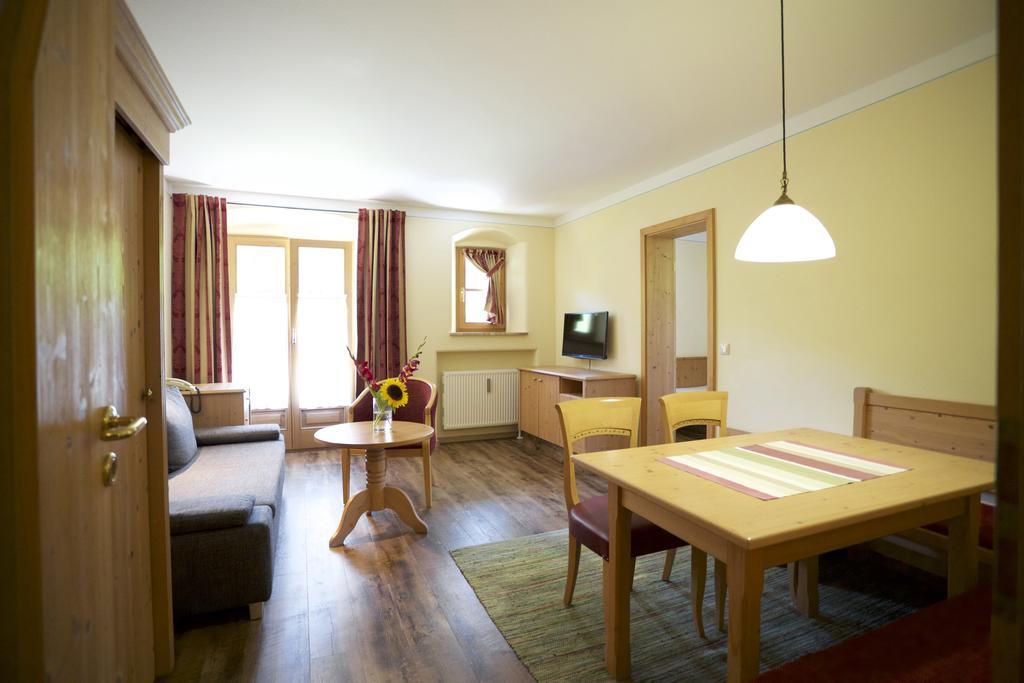 Hotel Salzburger Hof Bergen  Exteriör bild