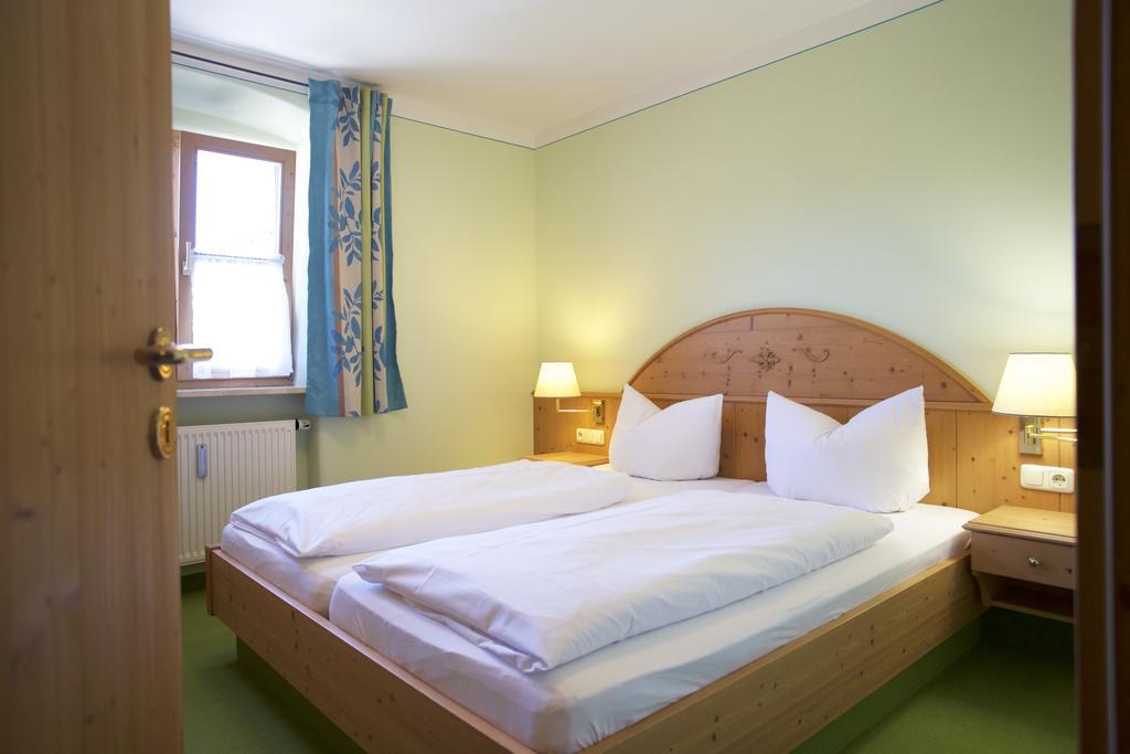 Hotel Salzburger Hof Bergen  Exteriör bild